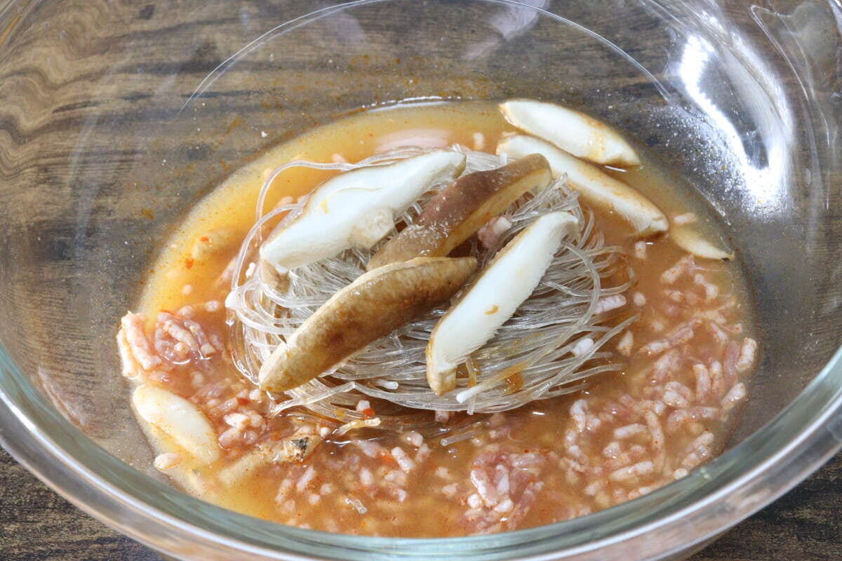 耐熱ガラスボウル（23.6cm、2.4L）　マーボー春雨調理