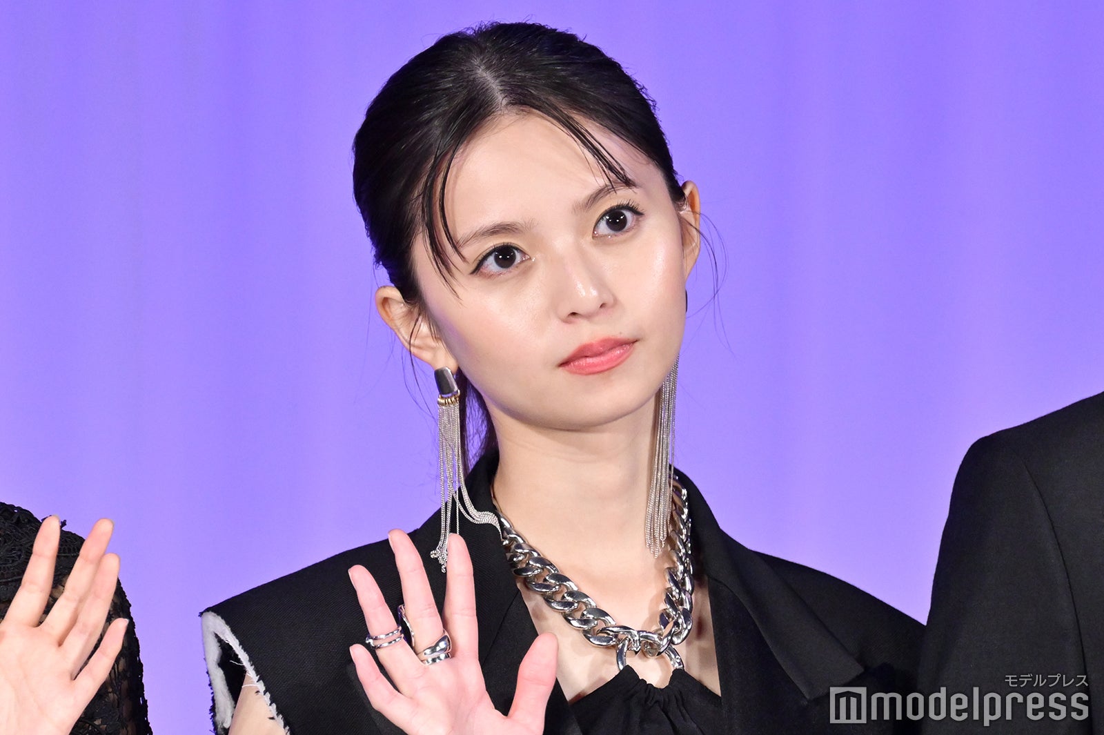 乃木坂46松村沙友理、大人の色気漂うランジェリー姿公開＜次、いつ会える？＞ - モデルプレス