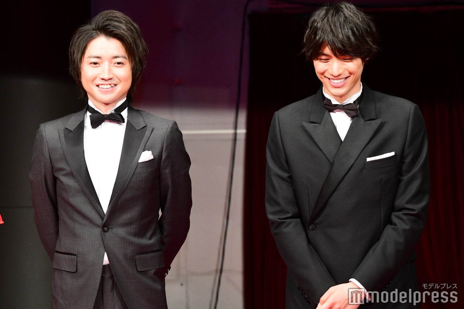 （左から）藤原竜也、福士蒼汰（C）モデルプレス