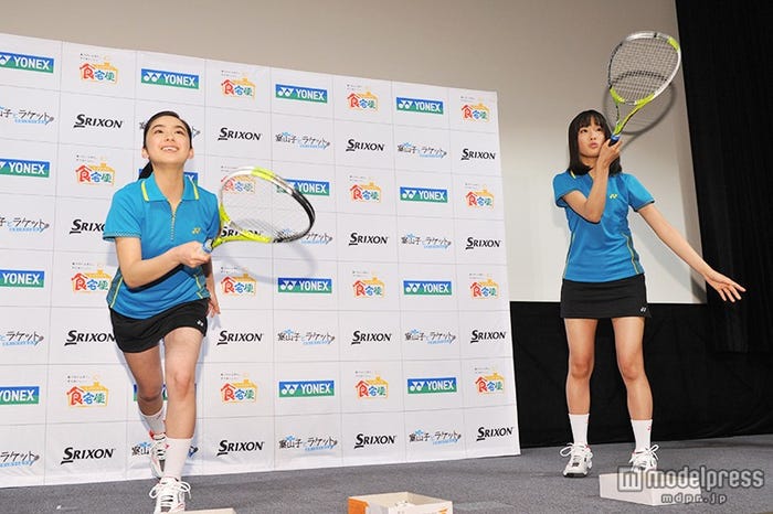 (左から)平祐奈、大友花恋