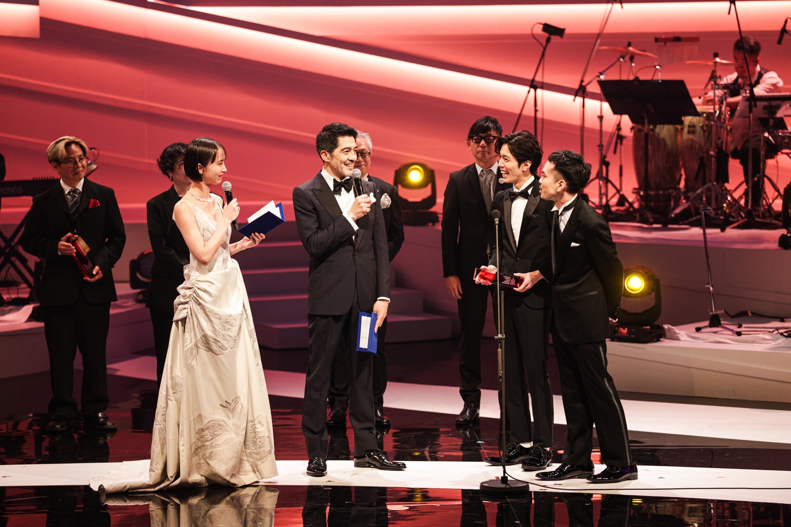 井桁弘恵、谷中敦、離婚伝説（C）CEIPA／MUSIC AWARDS JAPAN2025