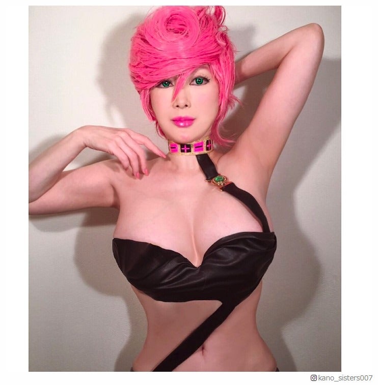 叶美香、豊満バストあらわな「ジョジョ」のコスプレ披露「クオリティ高い」「完璧な美ボディ」と絶賛の声