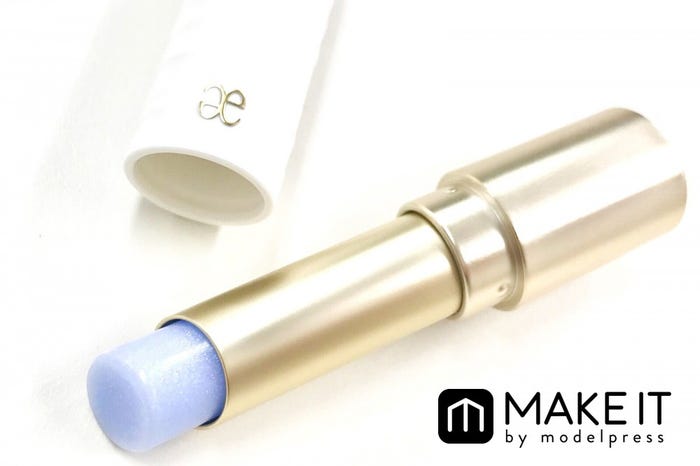 エレガンス クルーズ/ライブリー ルージュ/NV01/2,500円(税抜) (C)メイクイット