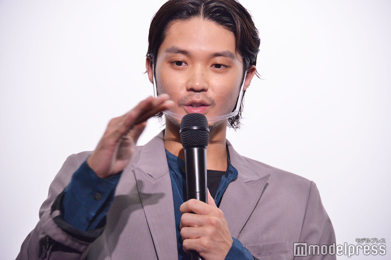 役作りについて熱弁する磯村勇斗（C）モデルプレス