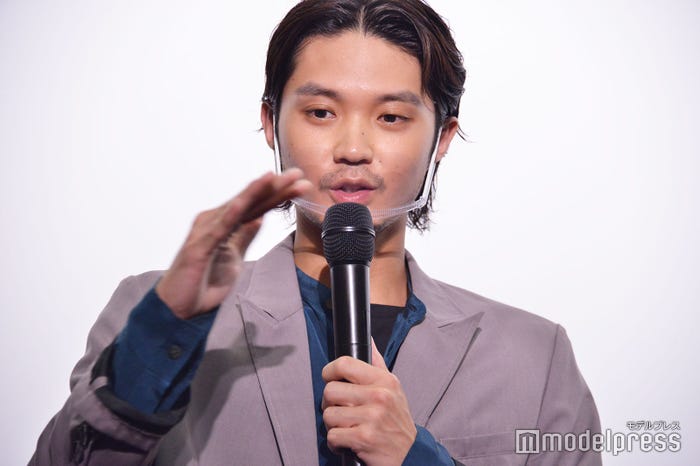 役作りについて熱弁する磯村勇斗(C)モデルプレス