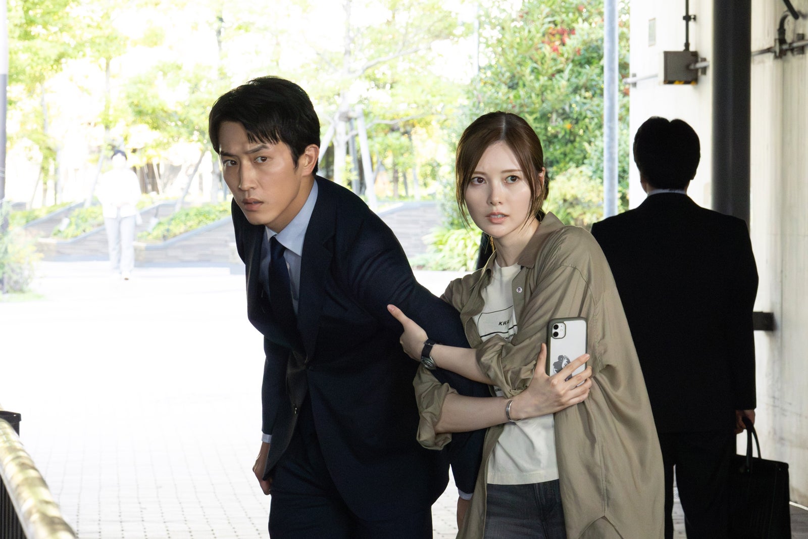 杉野遥亮、白石麻衣「オクラ〜迷宮入り事件捜査〜」第2話（C）フジテレビ