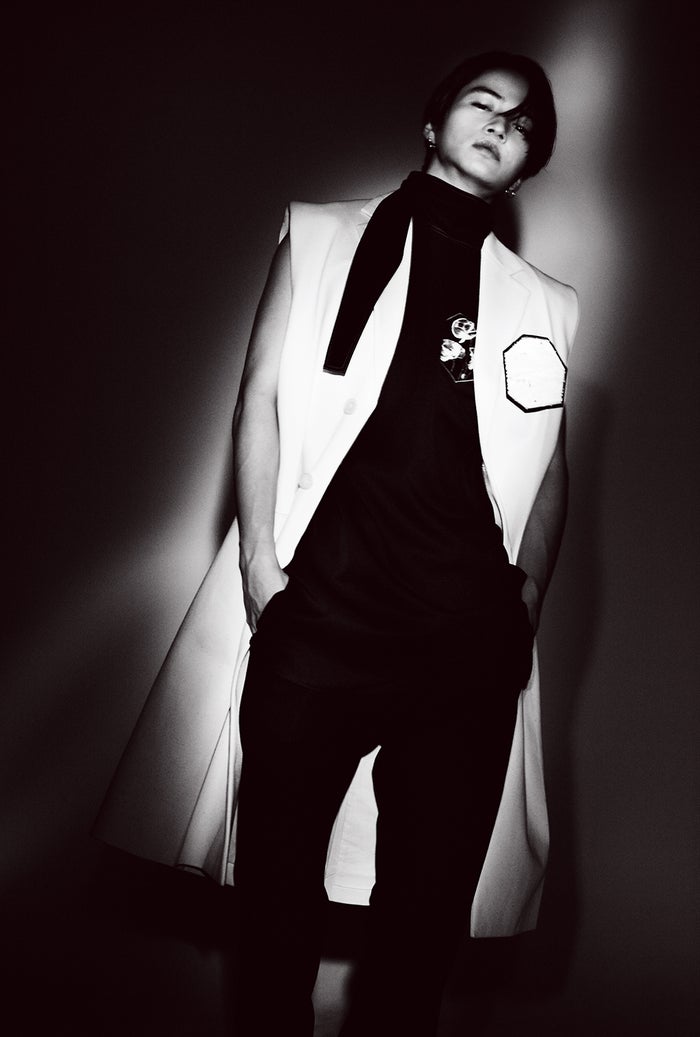 浜辺美波 ゴシック キュートなドレス姿 蜷川実花撮影で 装苑 初登場 モデルプレス