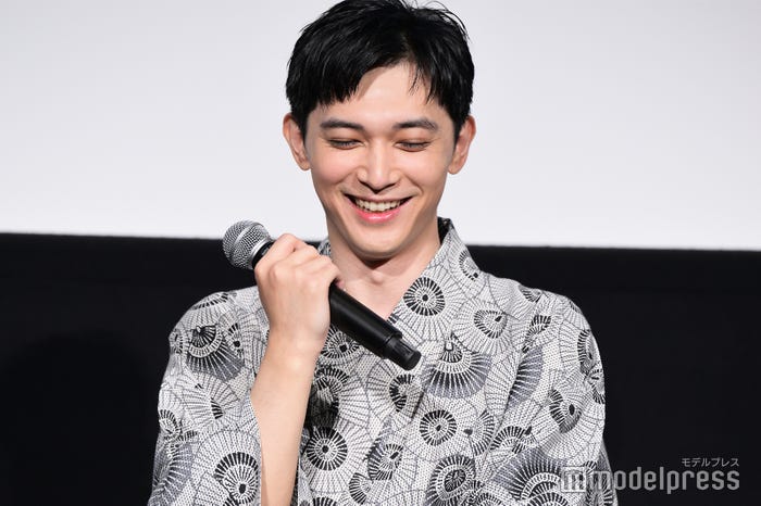 吉沢亮(C)モデルプレス
