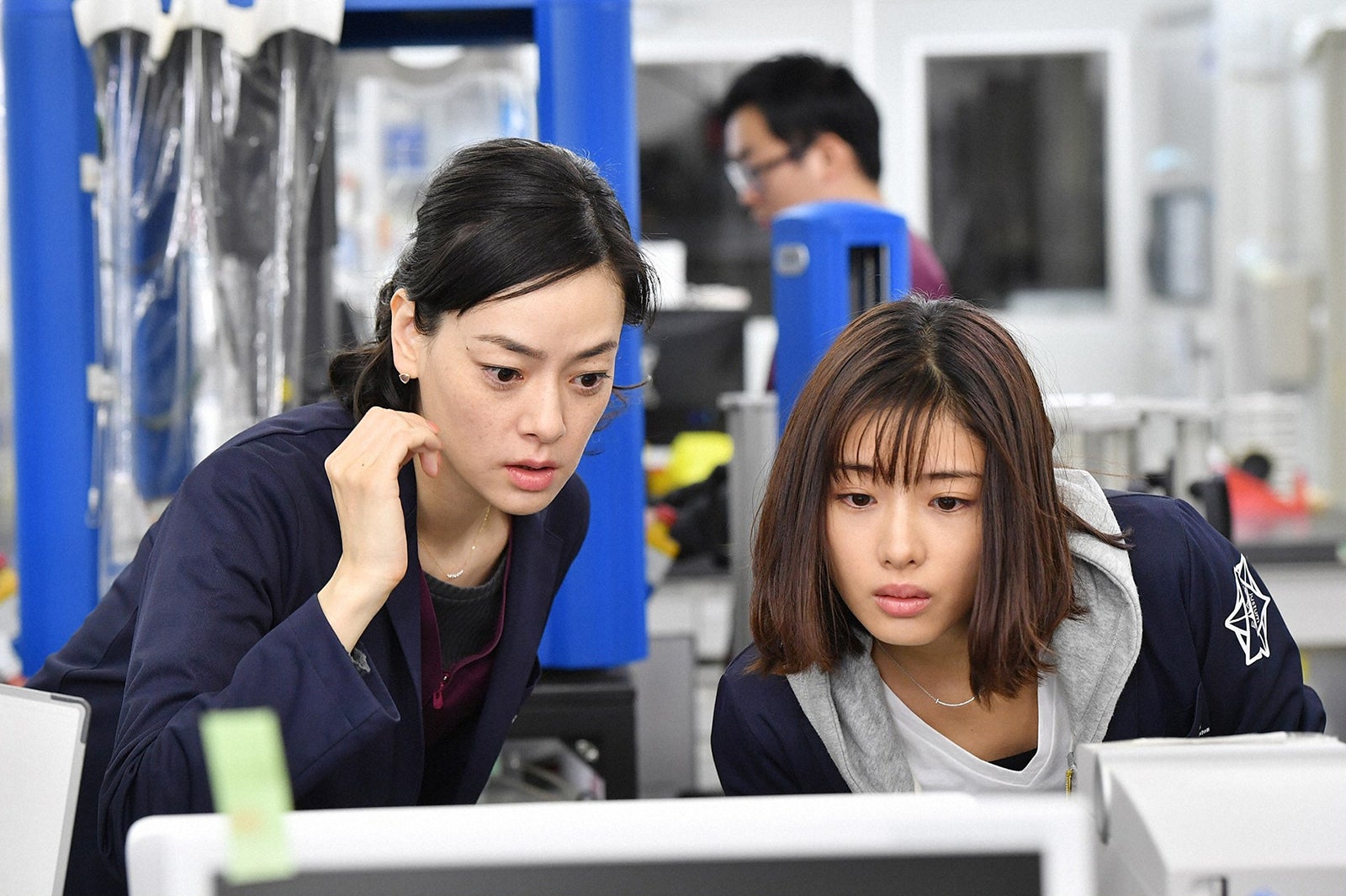 市川実日子／「アンナチュラル」第3話より（C）TBS