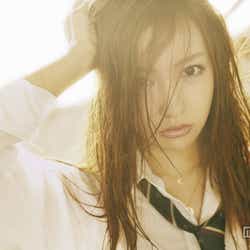 モデルプレス - AKB48板野友美、作詞に初挑戦 3種類の制服ジャケットも解禁