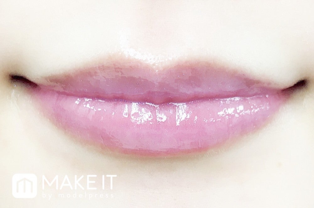 CHICCA／メスメリック リップラインスティック／05 に“ニューロマンチズム”を重ねた唇 (C)メイクイット