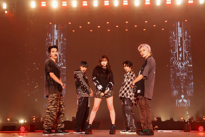 ヘンドリー、ジェノ、ジゼル、ヤンヤン、テヨン「SMTOWN LIVE 2022:SMCU EXPRESS@TOKYO」(提供写真)
