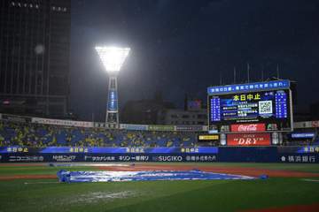 DeNA-阪神 雨天中止 30分の試合開始遅延発表から一転 15分後に中止発表