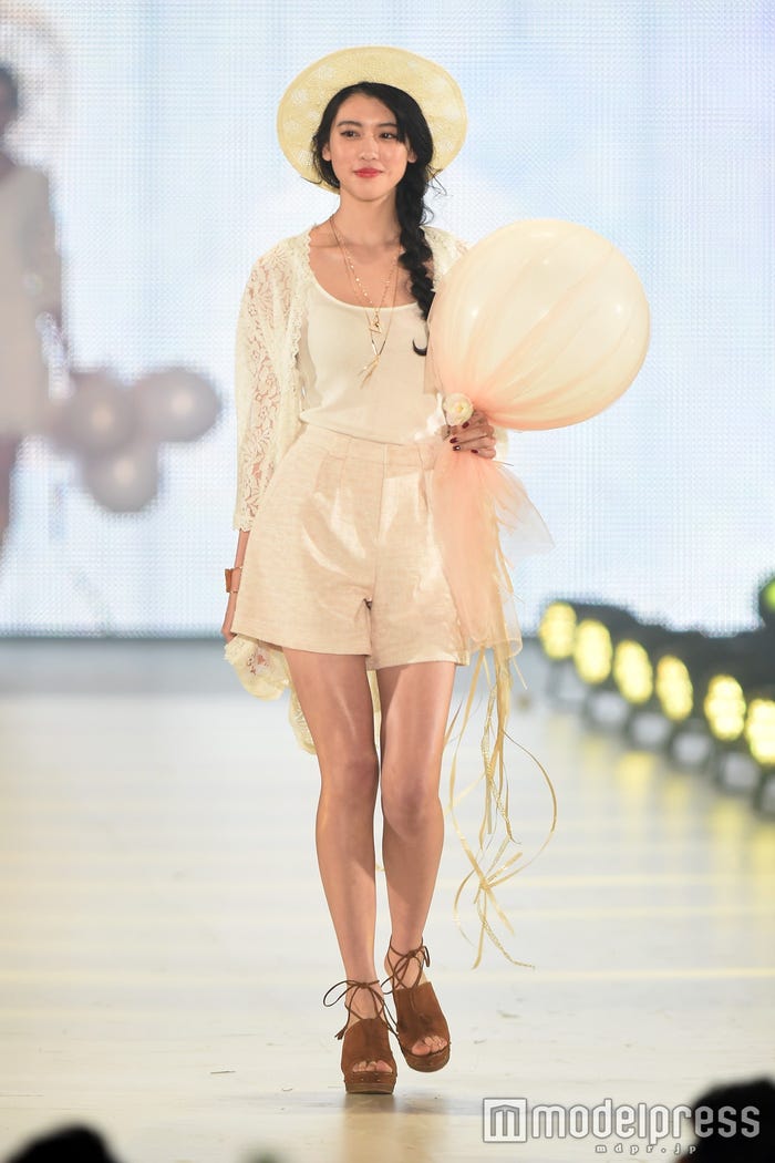 三吉彩花(C)モデルプレス