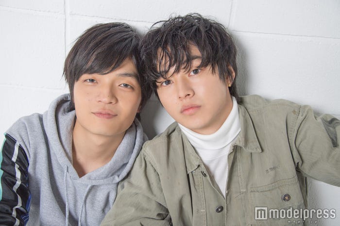 山崎賢人と岡山天音 仲が良すぎる問題 を徹底検証 菅田くんもポカーンとしてた 友達以上の 親戚感 モデルプレスインタビュー モデルプレス 山崎賢人と岡山天音 仲が良すぎる問題 を徹底検証 菅田くんもポカーンとしてた 友達以上の 親戚感 モデルプレスインタビュー モデルプレス