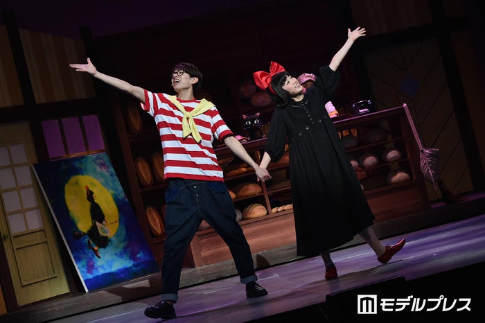山戸穂乃葉が華麗にフライング・深田竜生は美声＆ソロダンスで魅了…“140分”で紡ぐ心温まる新生「魔女の宅急便」＜ゲネプロレポ＞