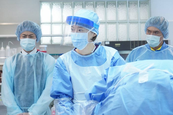 戸次重幸、上野樹里「監察医 朝顔」第2話より(C)フジテレビ