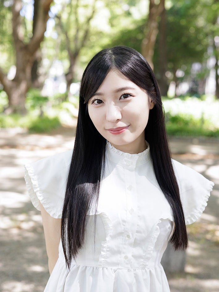 石黒友月（C）『日経エンタテインメント！SKE48 8期生 フォトブック〜約束。〜』（日経BP）撮影／青山裕企