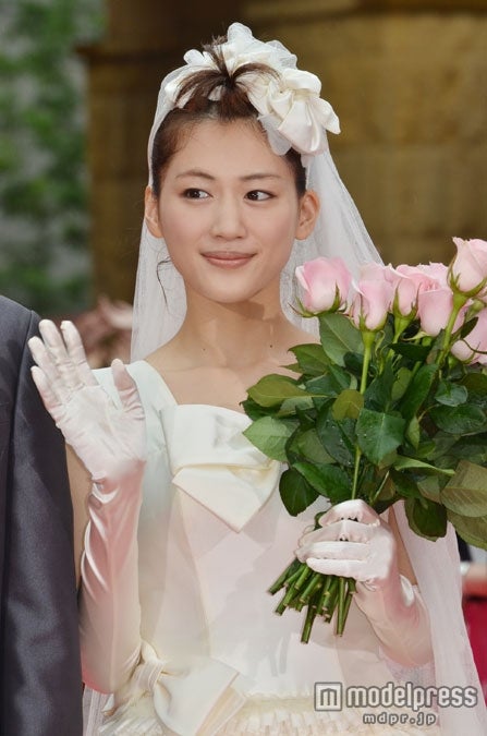 画像3/13) 綾瀬はるか、藤木直人と寄り添いバージンロード 800人 画像3/13) 綾瀬はるか、藤木直人と寄り添いバージンロード 800人
