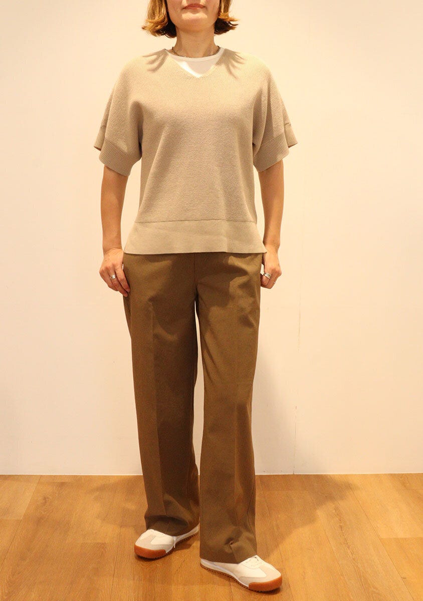 ユニクロユー　ハイライズ　ストレートパンツ　コーデ