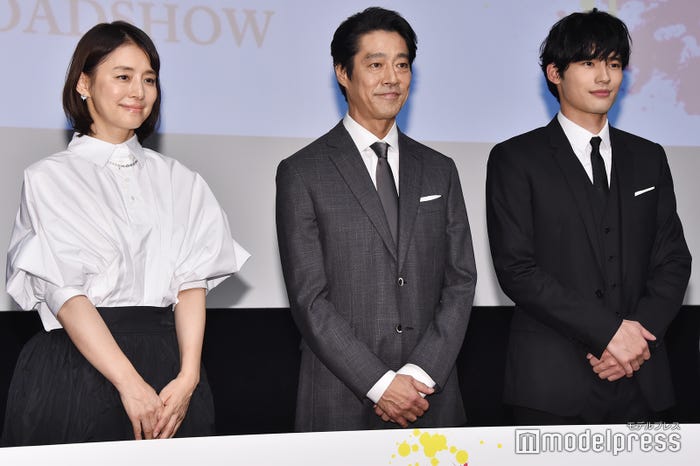 石田ゆり子、堤真一、岡田健史 (C)モデルプレス