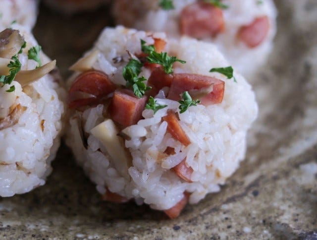 舞茸とウインナーおにぎり