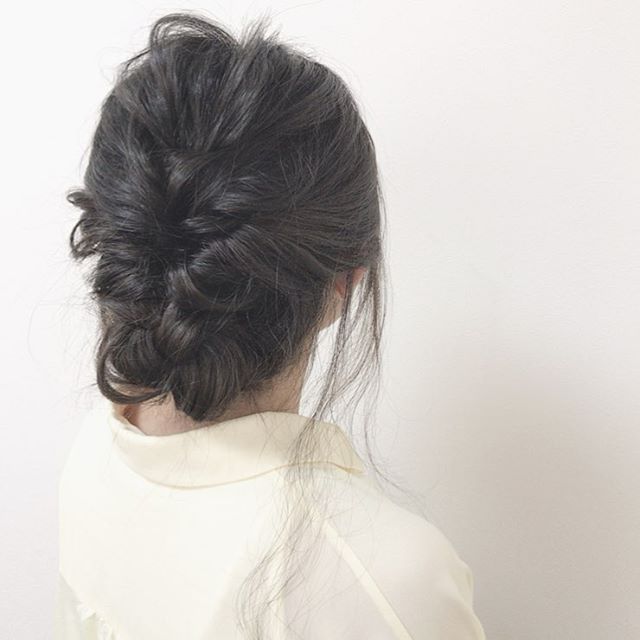 黒髪ロングさんに似合うストレートヘアアレンジ特集 大人可愛いスタイルに モデルプレス 黒髪ロングさんに似合うストレートヘアアレンジ特集 大人可愛いスタイルに モデルプレス