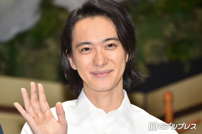 A.B.C-Z戸塚祥太、共演者からのバレンタインチョコ“保管中”の理由「いつも笑顔」の印象に本音も飛び出す＜緑に満ちる夜は長く・・・＞