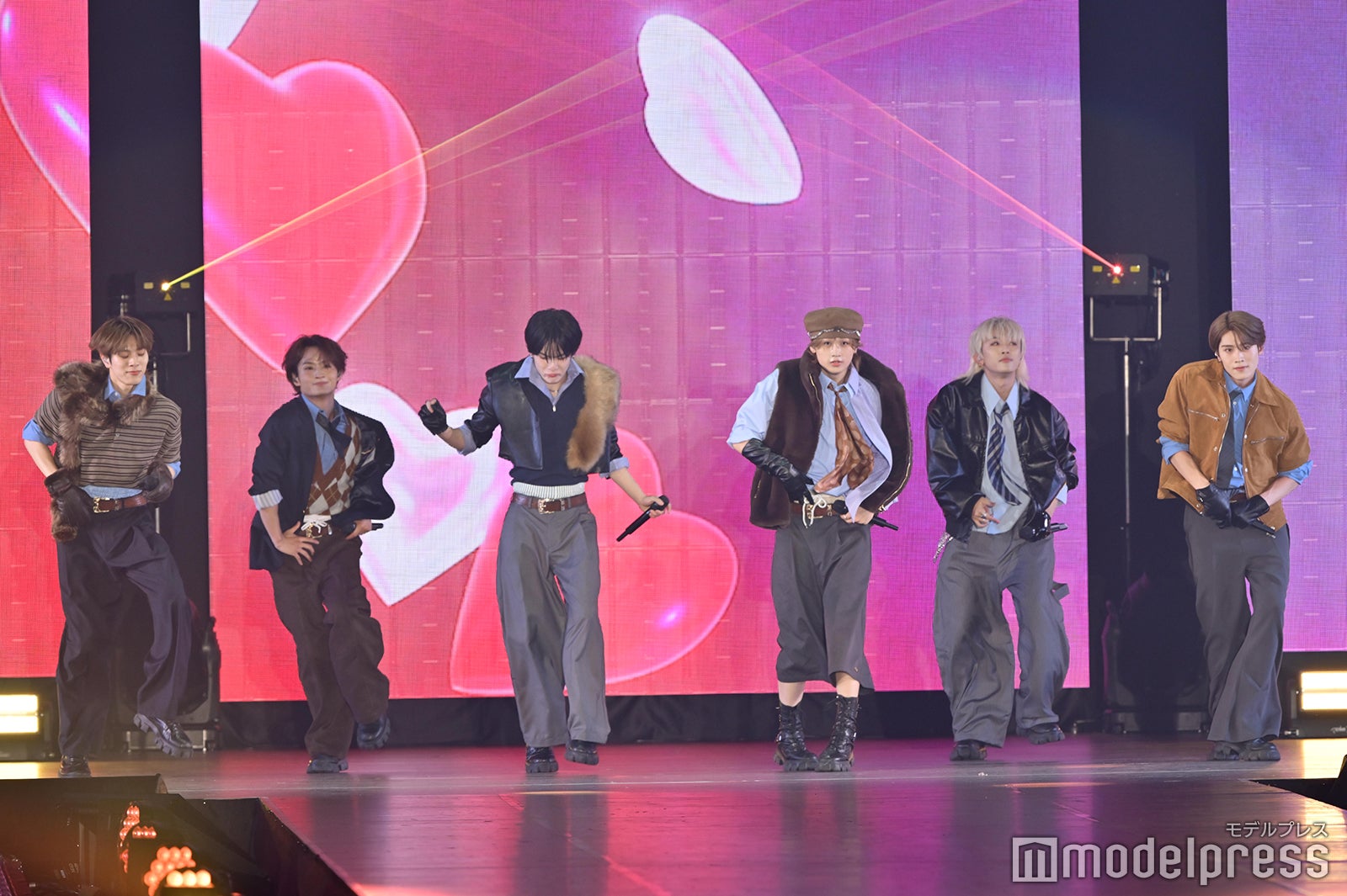 （C）モデルプレス