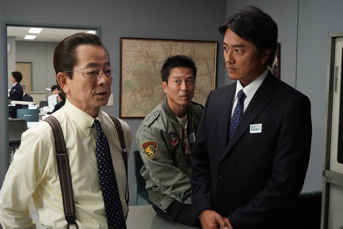 水谷豊、寺脇康文、原田龍二「相棒season22」第3話より(C)テレビ朝日