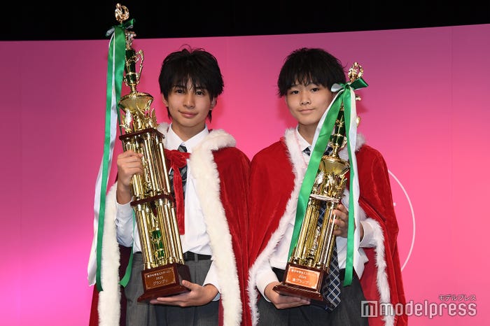 「男子中学生ミスターコン2025」グランプリ・園山弥凪都くん、準グランプリ・白坂洵くん(C)モデルプレス