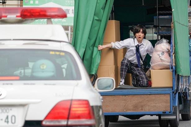 道枝駿佑 一 が殺人の容疑者に 警察から必死の逃走 姿が見えない敵と追いかけっこしてる気分だ 金田一少年の事件簿 モデルプレス