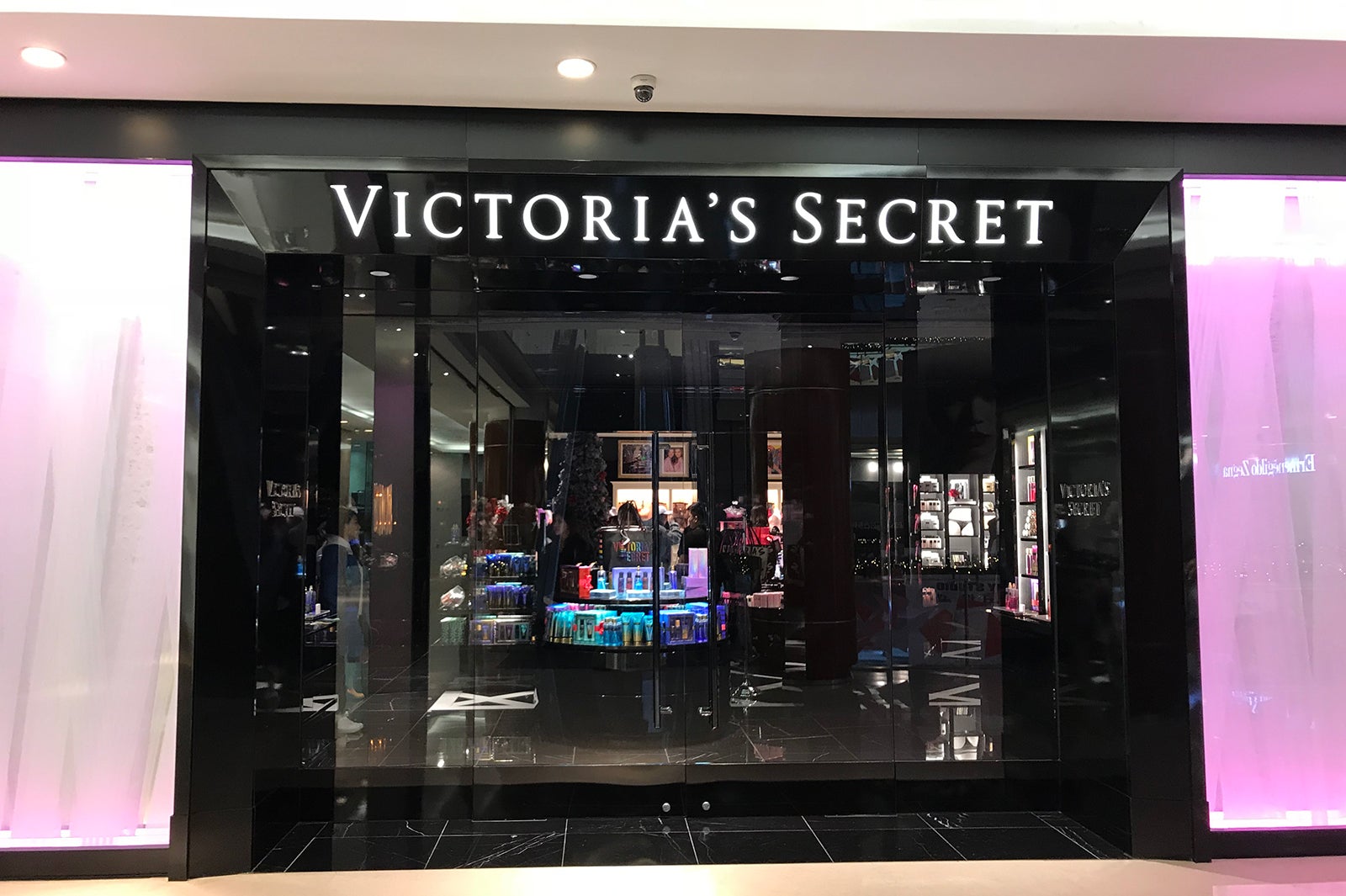 「ヴィクトリアズ・シークレット」上海旗艦店