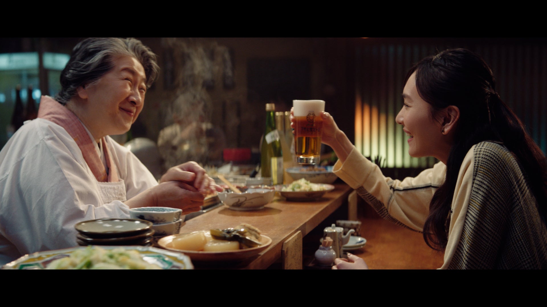 新垣結衣新CM「2022年もおつかれ生です」篇より（提供写真）