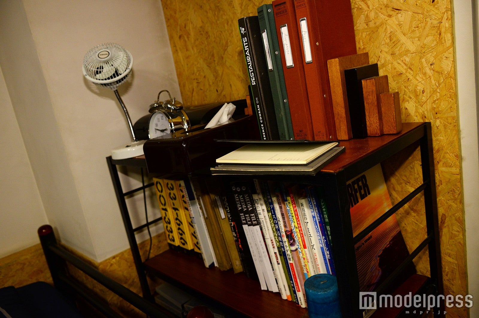 どんな本を読んでいるのかな？（C）モデルプレス