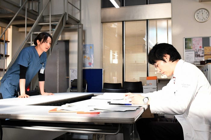 木村文乃、松山ケンイチ「A LIFE~愛しき人~」第6話より(C)TBS