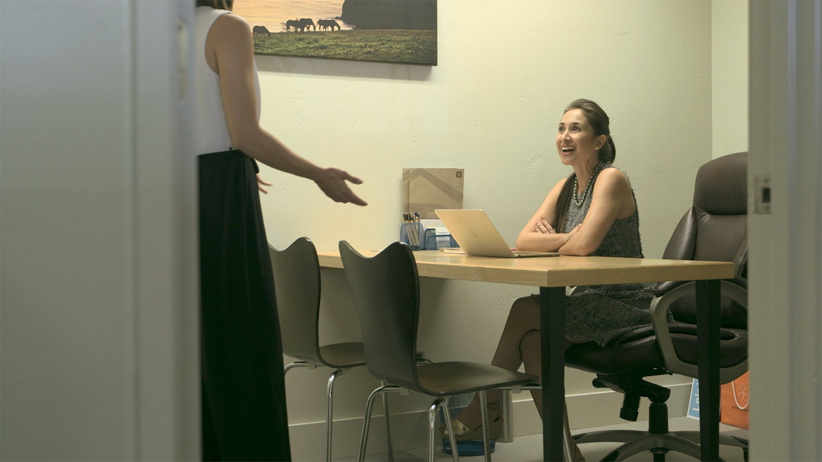 シェリー（左）『TERRACE HOUSE ALOHA STATE』22nd WEEK（C）フジテレビ／イースト・エンタテインメント