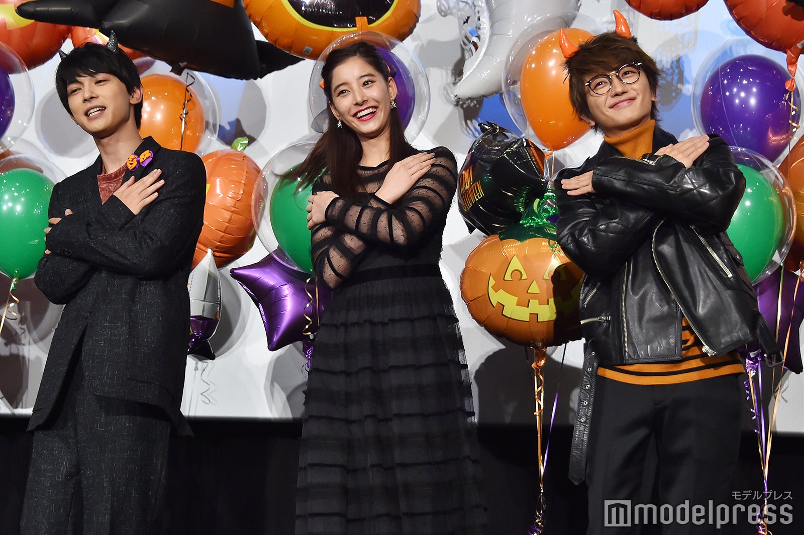 “トリコダンス”を踊った（左から）吉沢亮、新木優子、Nissy （C）モデルプレス