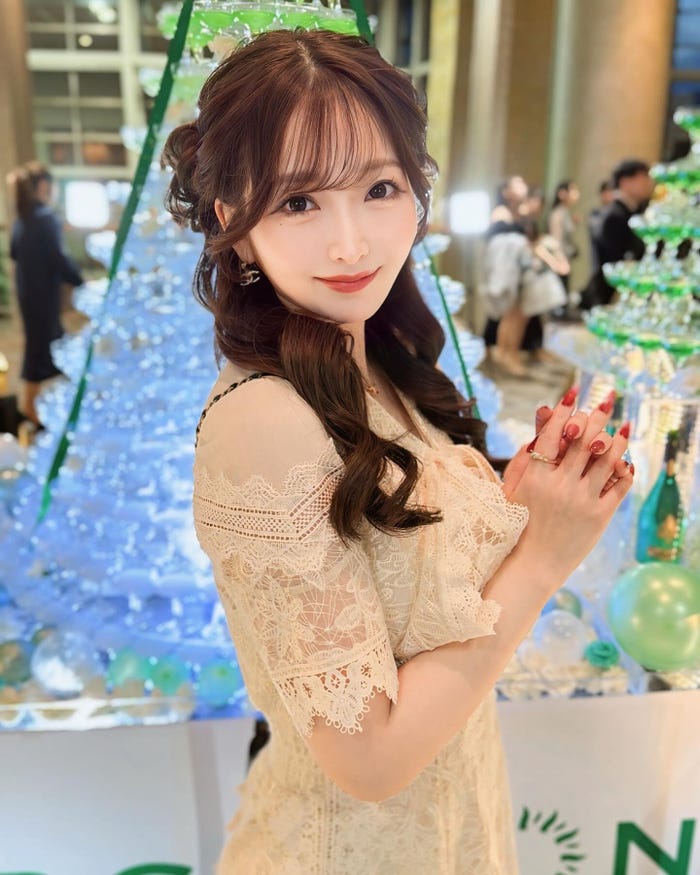 「Fillia」朝陽凪Instagramより