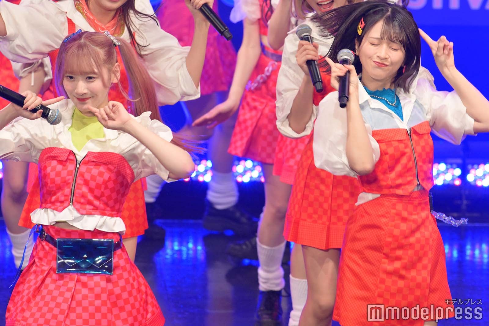 =LOVE （C）モデルプレス