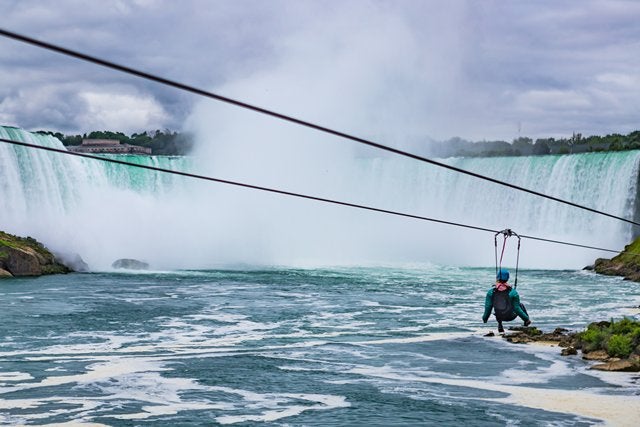 眺めるだけじゃない！「ナイアガラの滝」でジップラインや迫力の遊覧クルーズを楽しもう／画像提供：カナダ・オンタリオ州観光局