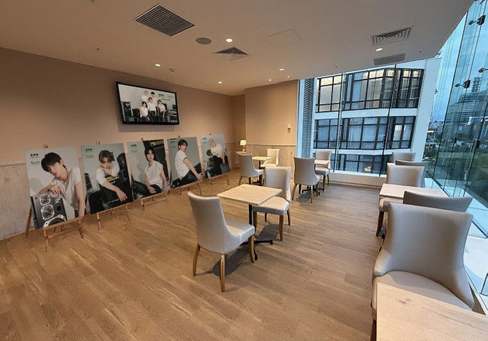 &TEA 名古屋ラシック店/(C)BIGHIT MUSIC & HYBE. All Rights Reserved.
