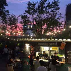 原宿の屋外テラスで映画鑑賞!「ゆかたで野外シネマ」でビール片手に浴衣デート/画像提供:きものやまと