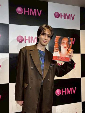 カルマ、自分さらけ出した初写真集発売で仲良しの森香澄、井桁弘恵から反響あり