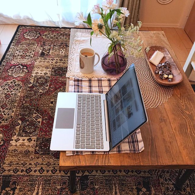 一人暮らしの部屋に花を飾ろう 毎日の暮らしに彩りを添える おすすめの飾り方 モデルプレス