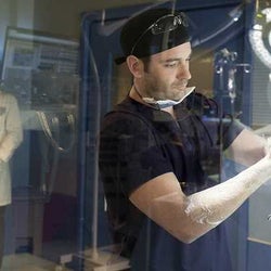 「患者を治す」の意味とは...『シカゴ・メッド』シーズン2、DVDリリース日が決定!