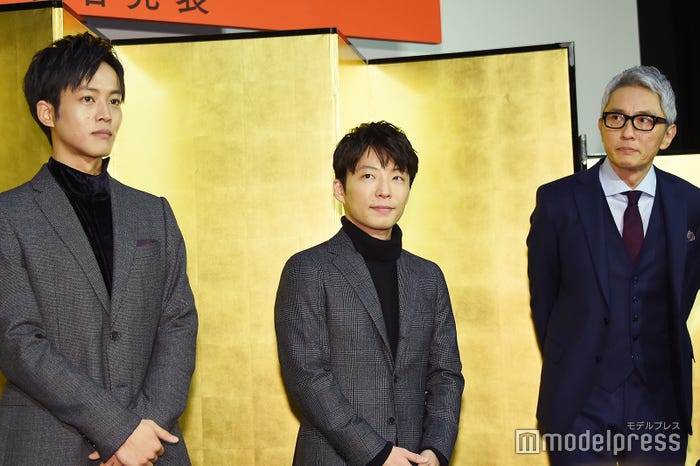 (左から)松坂桃李、星野源、松重豊(C)モデルプレス