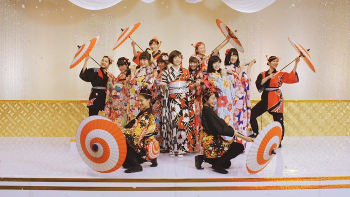 AKB48「逆さ坂」MVより(C)AKS