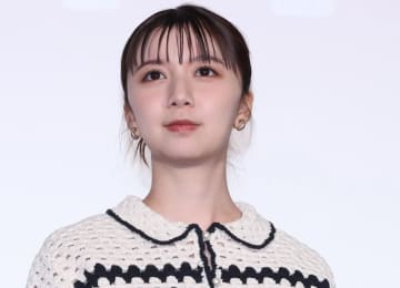 えっ、誰！？ 土9【パン恋】激変、突然ロン毛で現れた人気俳優に騒然「えっ、待って」「変わりすぎw」「誰かと思った」「ロン毛過ぎて分からなかった」「髪の毛長過ぎない？」