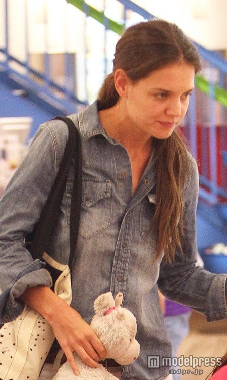 ケイティ・ホームズ、離婚で自分へのご褒美？セクシーな下着を100万円分購入